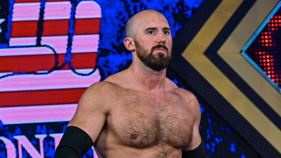 Oney Lorcan está de regresso à WWE