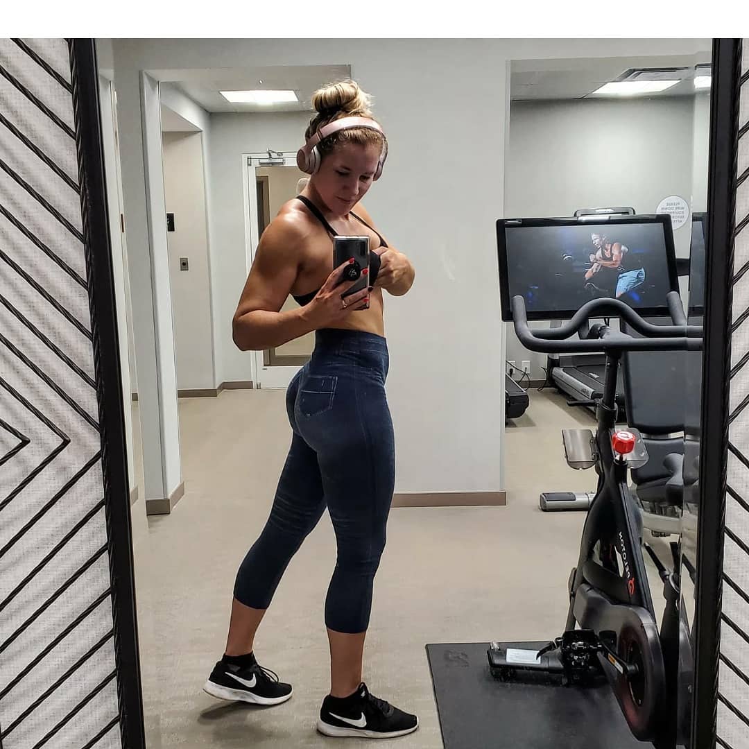 As 25 melhores fotos da Lacey Evans no Instagram