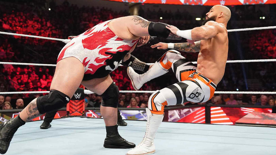 WWE Raw (22/05/2023): Six-Man Tag Team Match