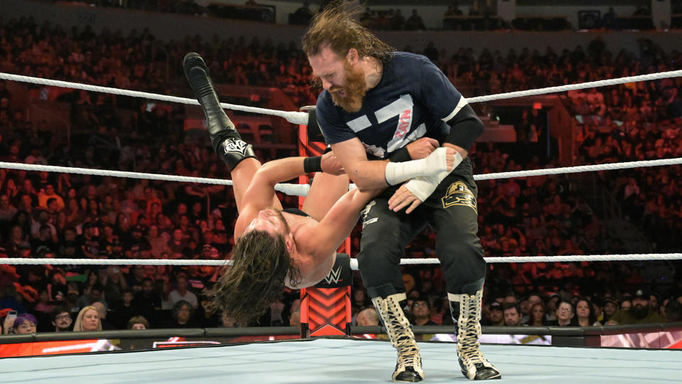 WWE Raw (14/08/2023): Ataque em conjunto